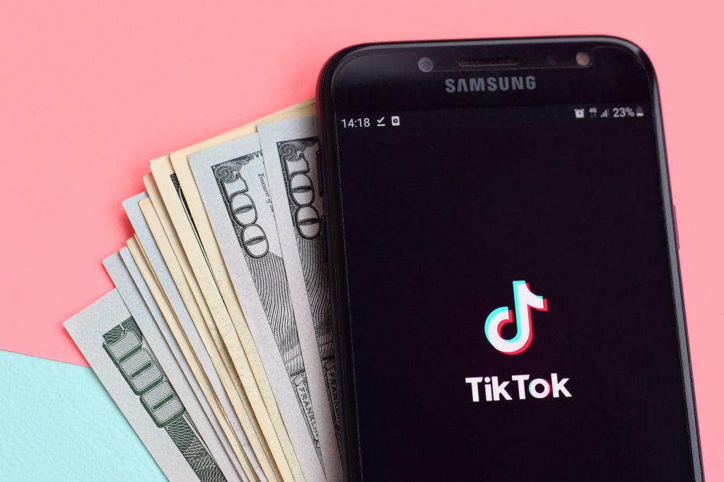 how-to-make-money-on-TikTok-by-Dabrando